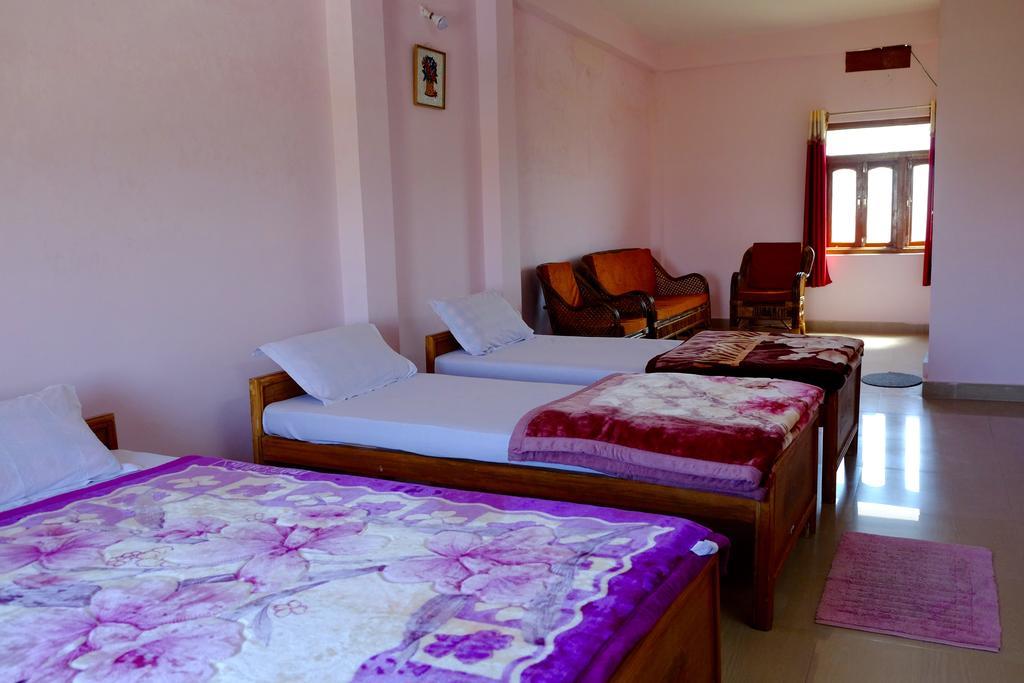 Suma Guest House Bodh Gaya Buitenkant foto