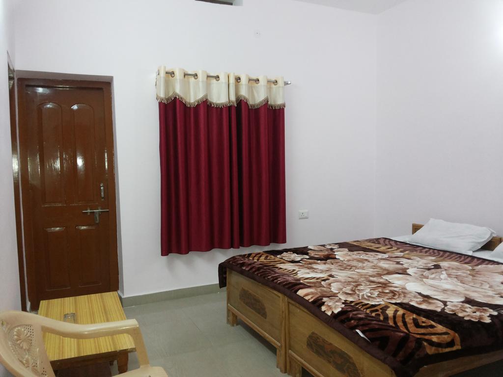 Suma Guest House Bodh Gaya Buitenkant foto